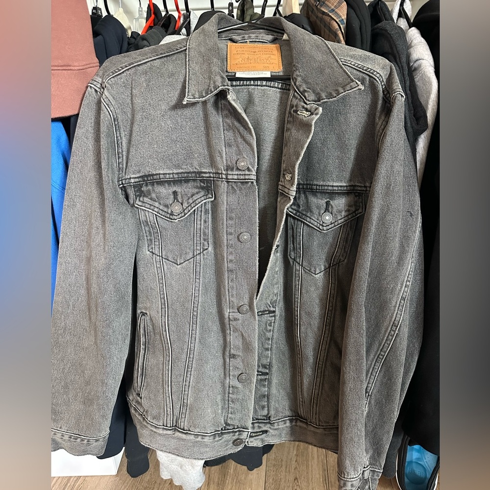 Levi’s Jean Jacket Vintage Fit Trucker Jacket - Large